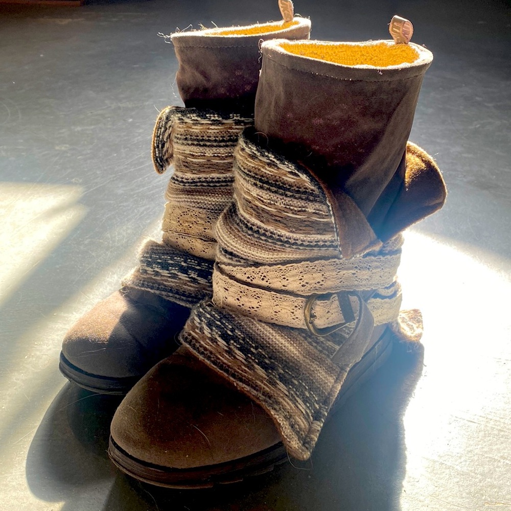 Mukluks Size 9 Boots